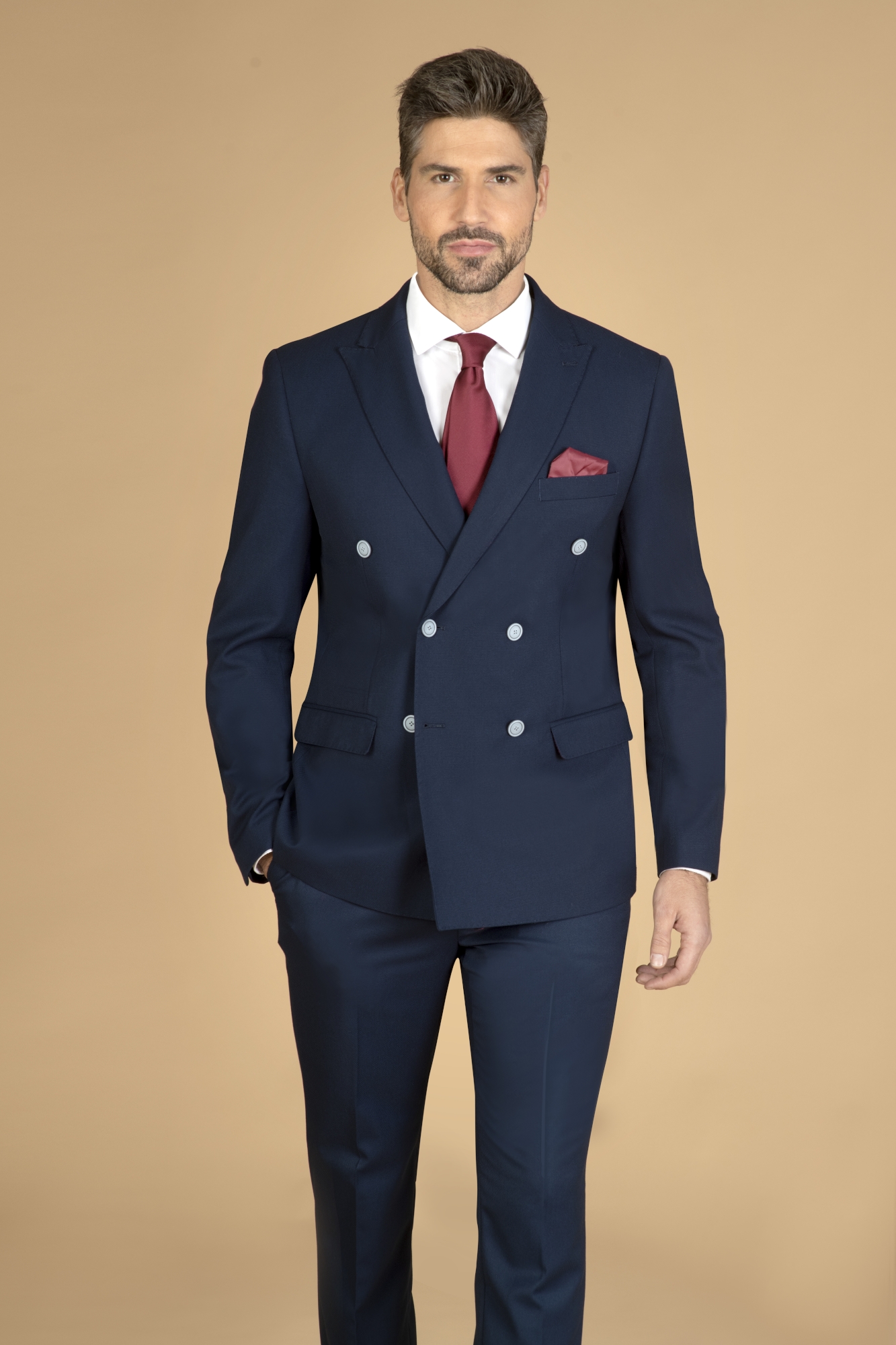 Trajes para hombre en Valdepeñas, Ciudad Real. Capelhi