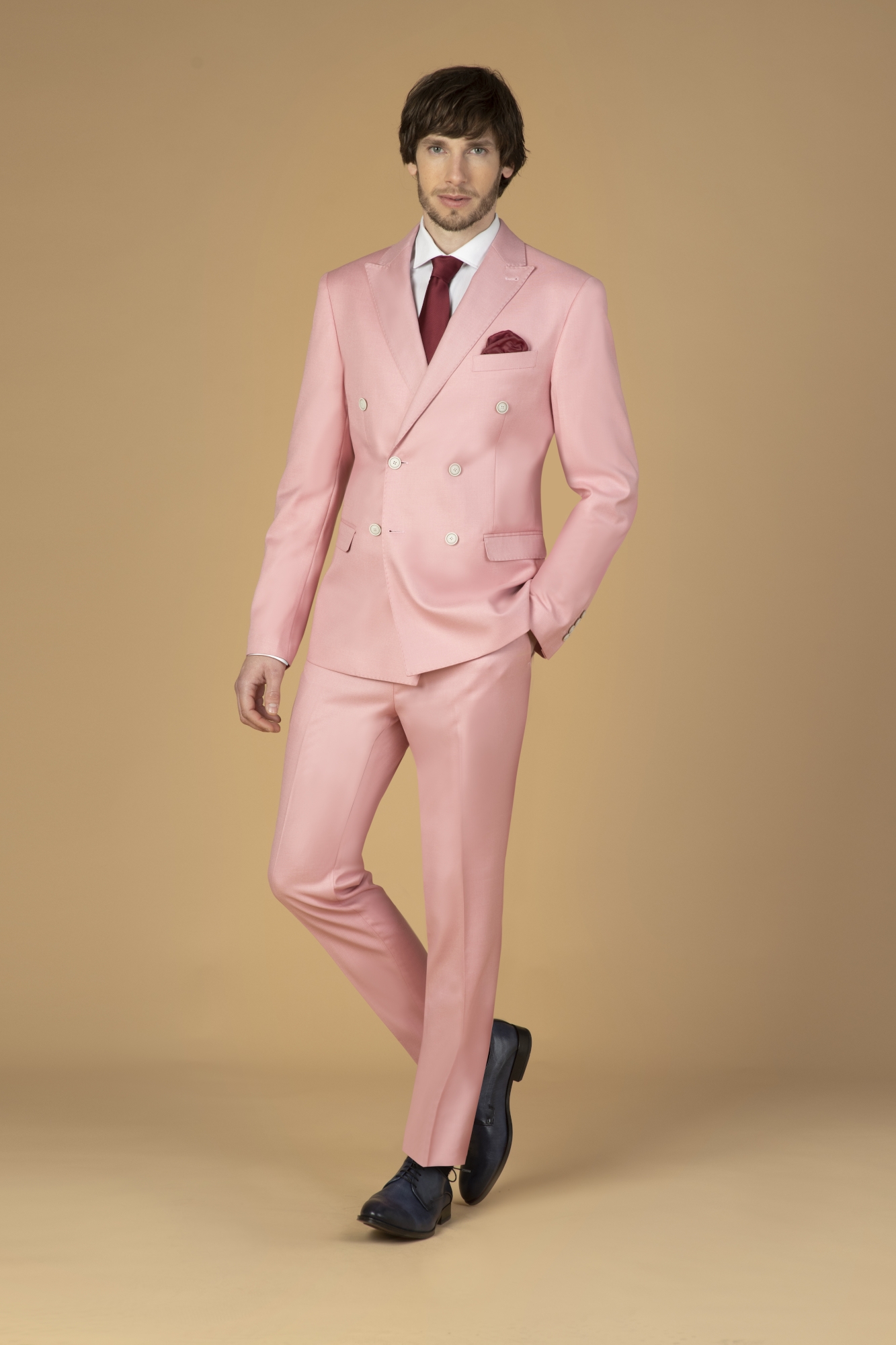 Trajes para hombre en Valdepeñas, Ciudad Real. Capelhi