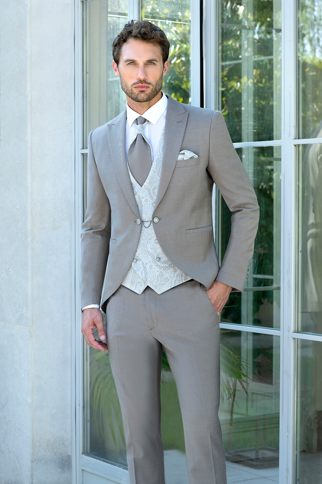 Trajes de ceremonia de la marca ENZO ROMANO en Verdú Ceremonia, Especialistas en trajes de boda y complementos para hombre en Valdepeñas, Ciudad Real