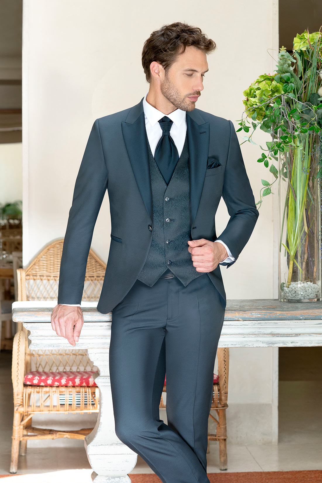 Trajes de ceremonia de la marca ENZO ROMANO en Verdú Ceremonia, Especialistas en trajes de boda y complementos para hombre en Valdepeñas, Ciudad Real